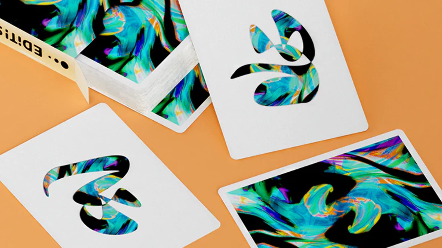 トランプ GEMINI Holographic Gilded Ultra Mars Amazon.com: Ultra Mars Playing Cards by Gemini : Toys & Games